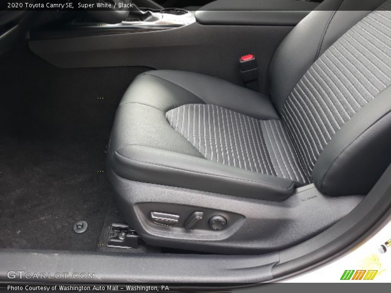 Super White / Black 2020 Toyota Camry SE