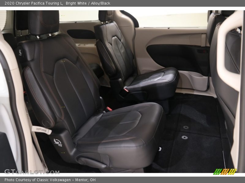 Bright White / Alloy/Black 2020 Chrysler Pacifica Touring L