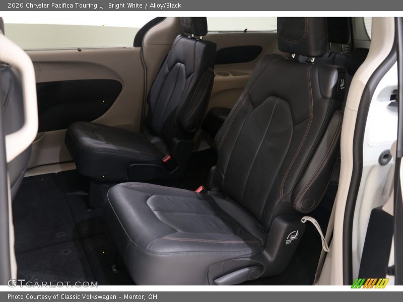 Bright White / Alloy/Black 2020 Chrysler Pacifica Touring L