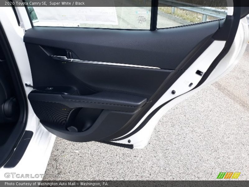 Super White / Black 2020 Toyota Camry SE
