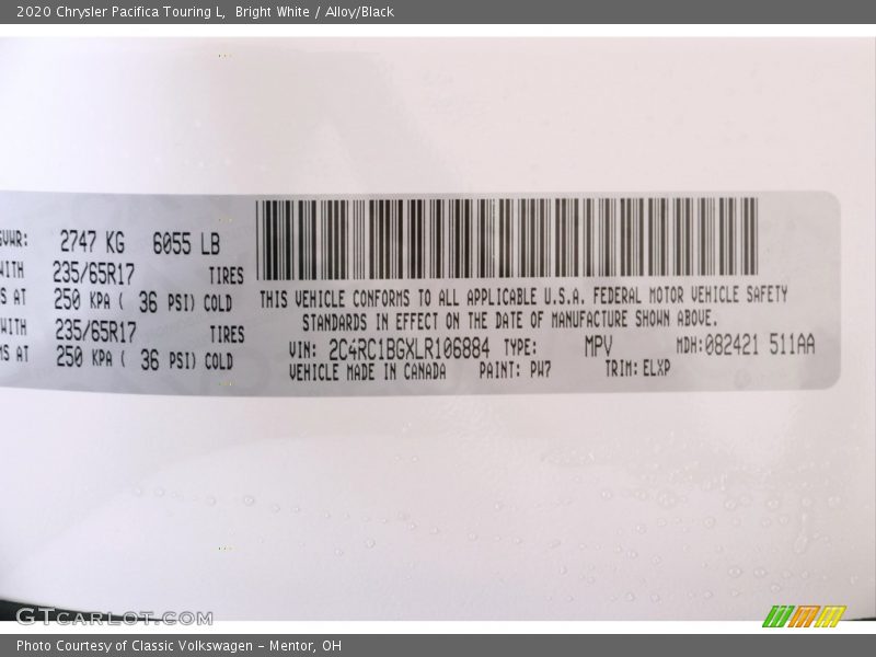 Bright White / Alloy/Black 2020 Chrysler Pacifica Touring L