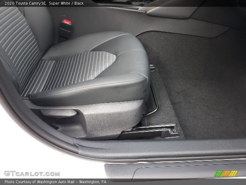 Super White / Black 2020 Toyota Camry SE