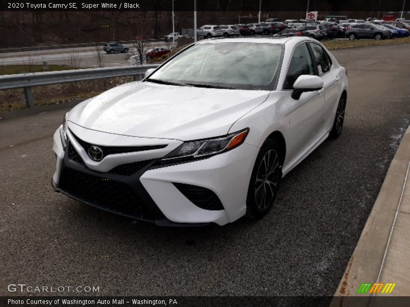 Super White / Black 2020 Toyota Camry SE