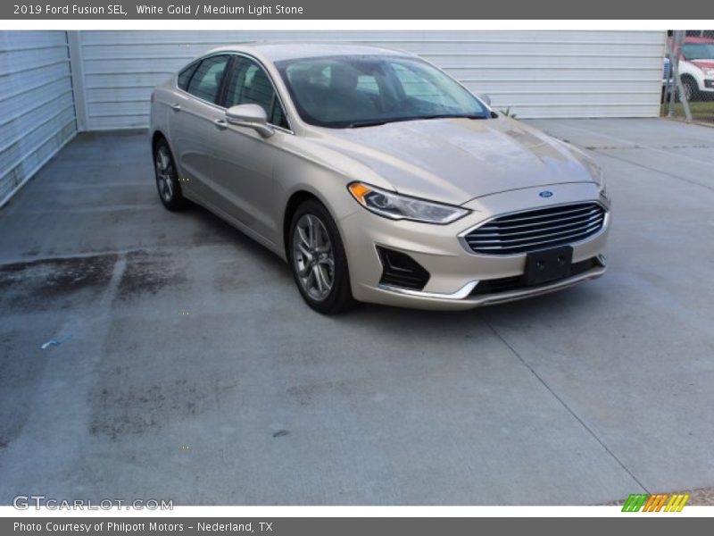 White Gold / Medium Light Stone 2019 Ford Fusion SEL
