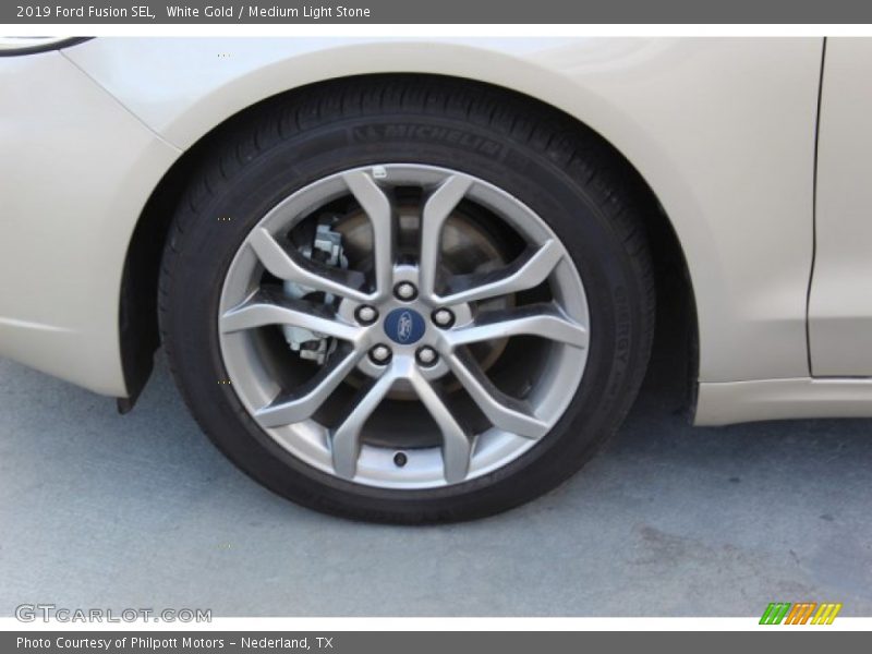 White Gold / Medium Light Stone 2019 Ford Fusion SEL