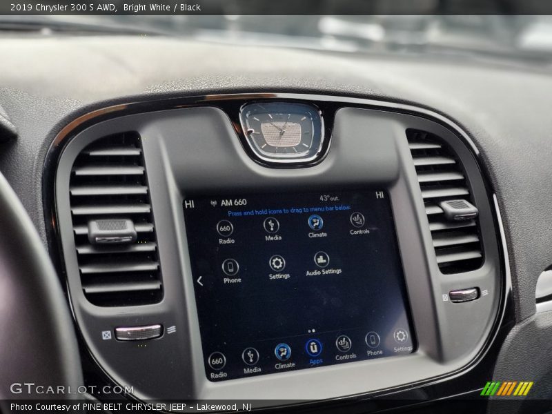 Controls of 2019 300 S AWD