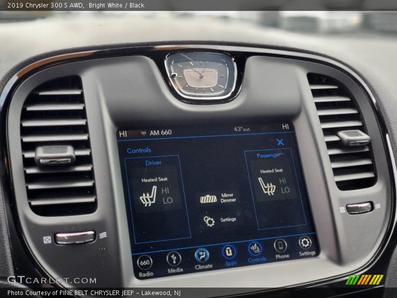 Bright White / Black 2019 Chrysler 300 S AWD