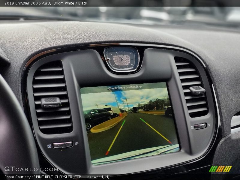 Bright White / Black 2019 Chrysler 300 S AWD
