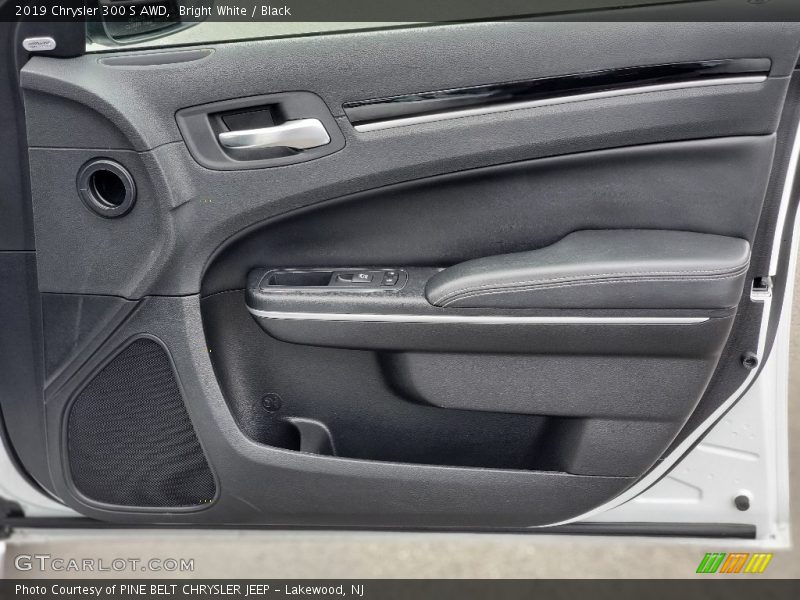 Bright White / Black 2019 Chrysler 300 S AWD