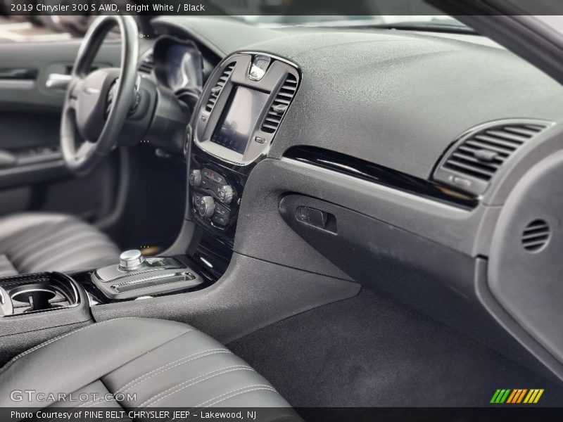 Bright White / Black 2019 Chrysler 300 S AWD