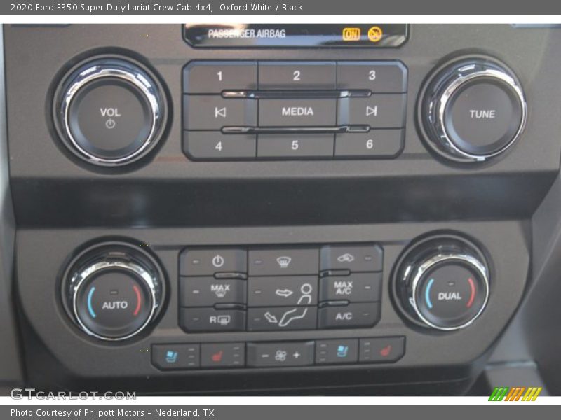Oxford White / Black 2020 Ford F350 Super Duty Lariat Crew Cab 4x4