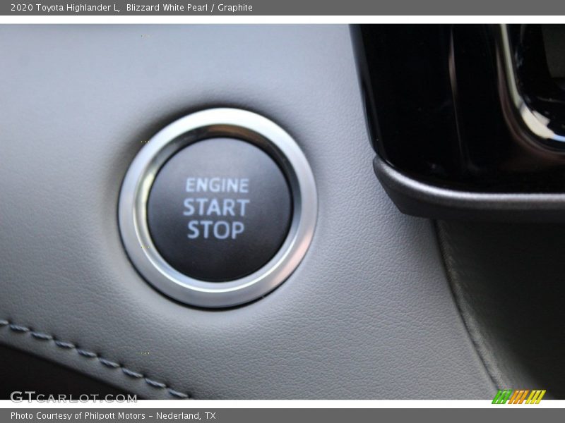 Blizzard White Pearl / Graphite 2020 Toyota Highlander L