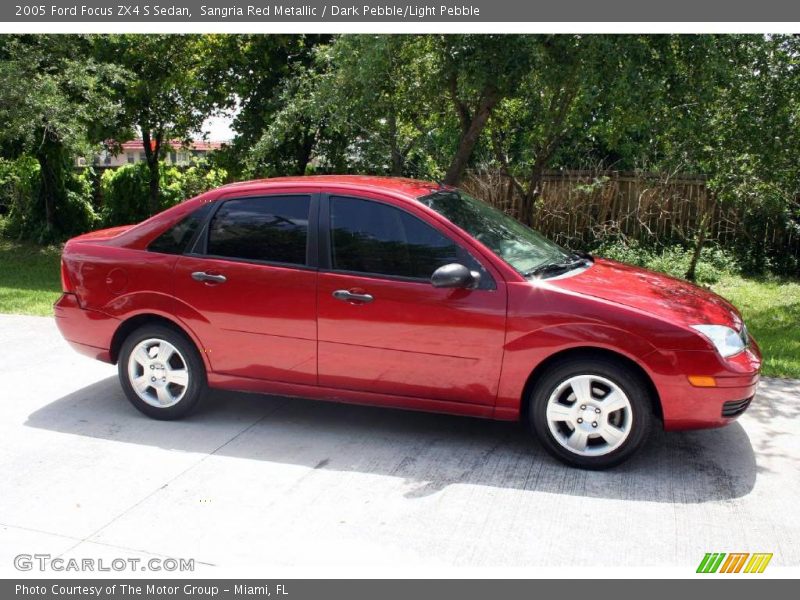 Sangria Red Metallic / Dark Pebble/Light Pebble 2005 Ford Focus ZX4 S Sedan