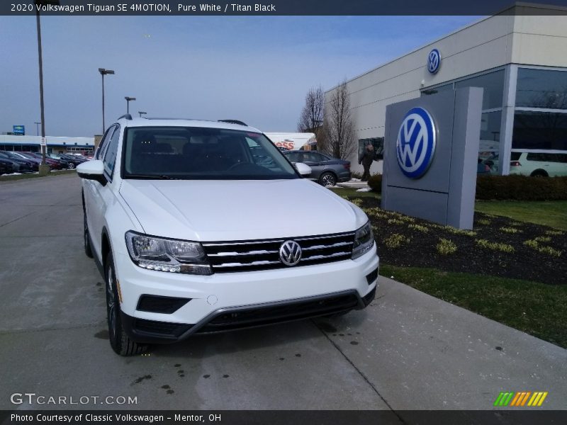 Pure White / Titan Black 2020 Volkswagen Tiguan SE 4MOTION