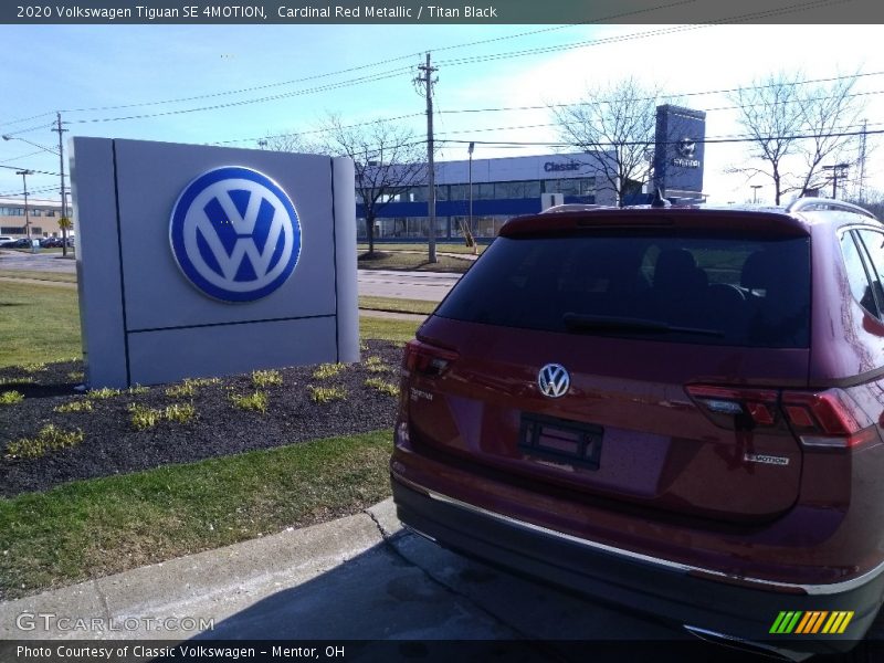 Cardinal Red Metallic / Titan Black 2020 Volkswagen Tiguan SE 4MOTION