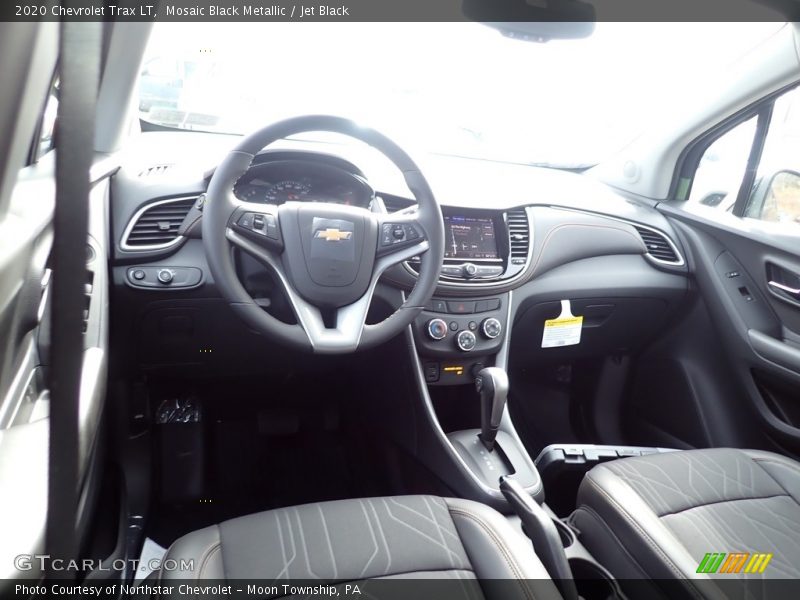 Mosaic Black Metallic / Jet Black 2020 Chevrolet Trax LT