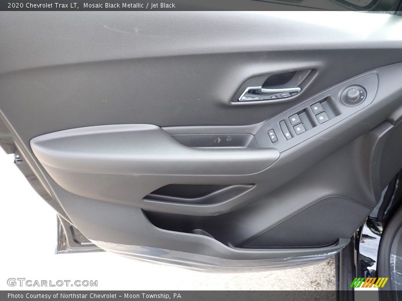 Mosaic Black Metallic / Jet Black 2020 Chevrolet Trax LT