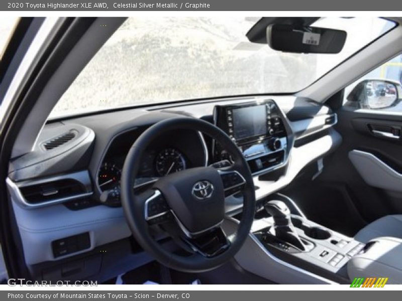 Celestial Silver Metallic / Graphite 2020 Toyota Highlander XLE AWD