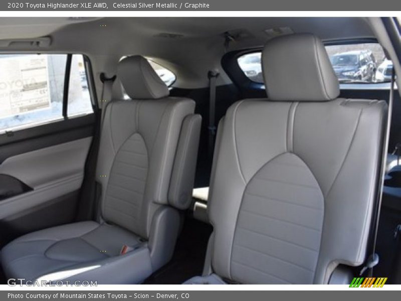 Celestial Silver Metallic / Graphite 2020 Toyota Highlander XLE AWD