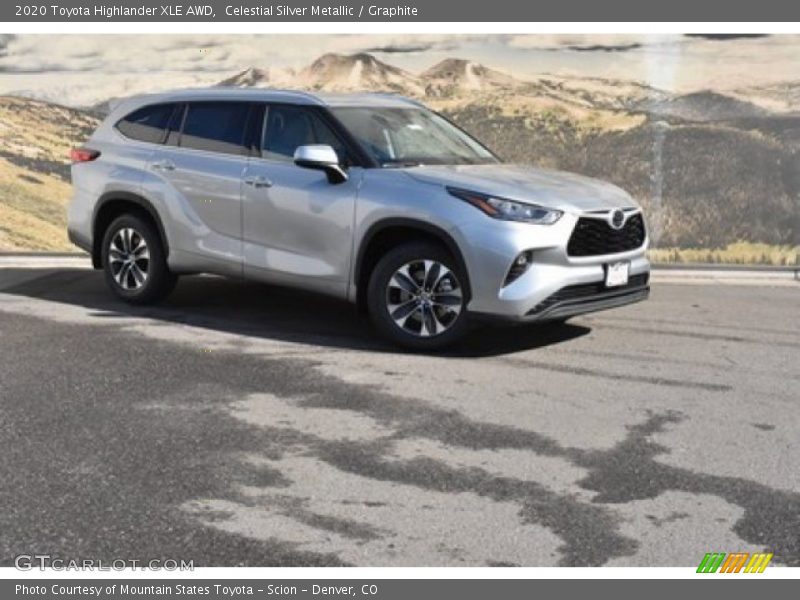 Celestial Silver Metallic / Graphite 2020 Toyota Highlander XLE AWD