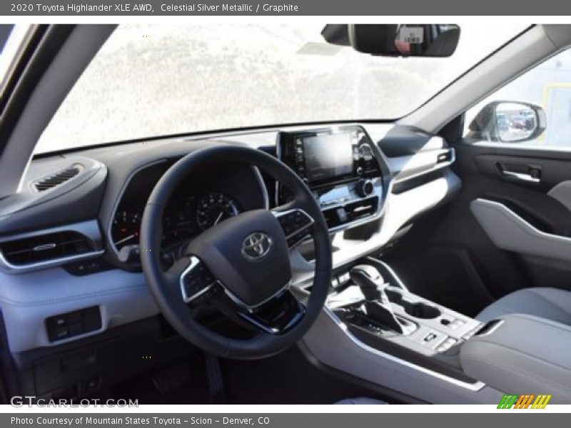 Celestial Silver Metallic / Graphite 2020 Toyota Highlander XLE AWD