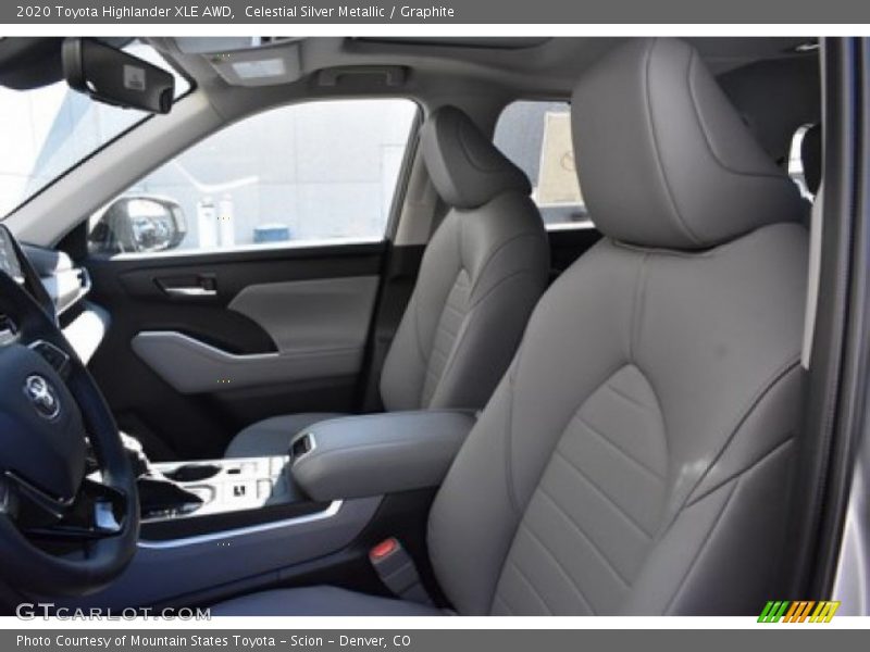 Celestial Silver Metallic / Graphite 2020 Toyota Highlander XLE AWD