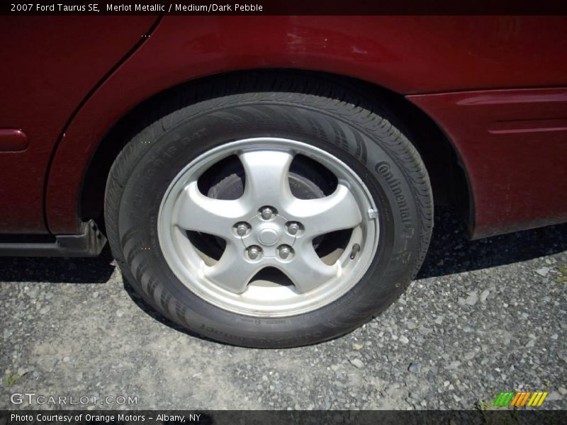 Merlot Metallic / Medium/Dark Pebble 2007 Ford Taurus SE