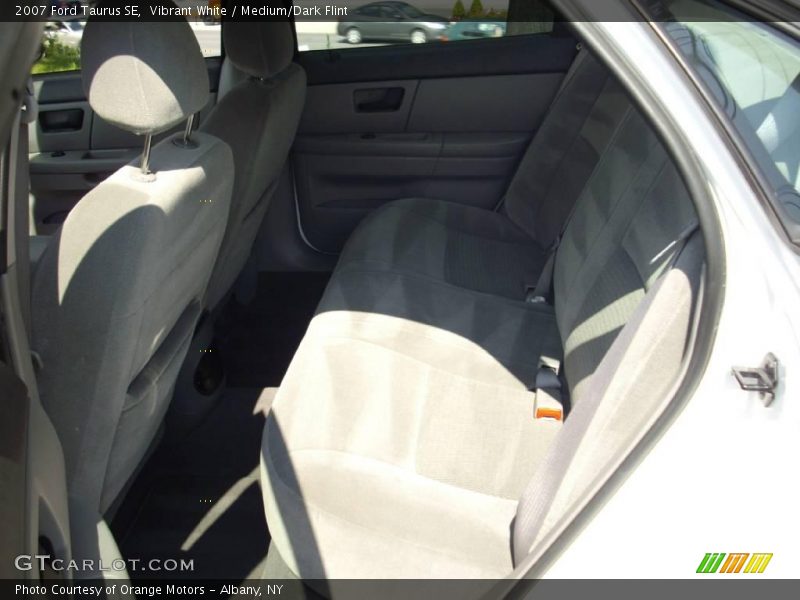 Vibrant White / Medium/Dark Flint 2007 Ford Taurus SE