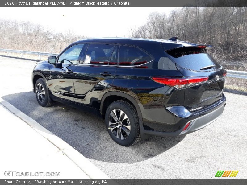 Midnight Black Metallic / Graphite 2020 Toyota Highlander XLE AWD