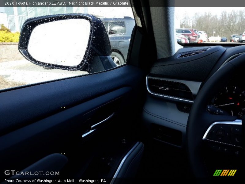 Midnight Black Metallic / Graphite 2020 Toyota Highlander XLE AWD