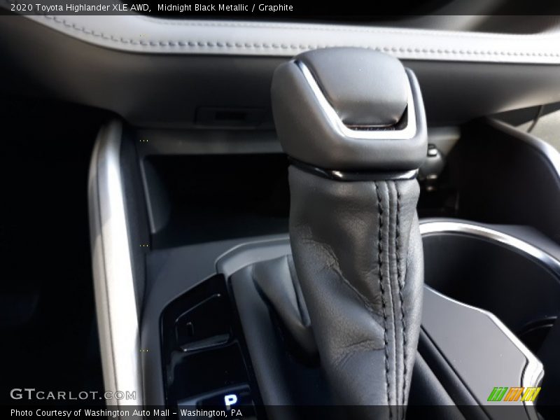 Midnight Black Metallic / Graphite 2020 Toyota Highlander XLE AWD