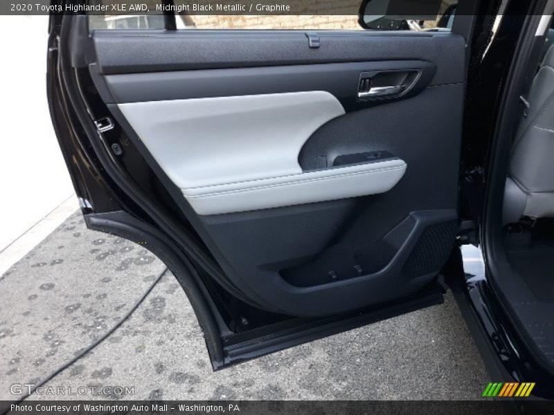 Midnight Black Metallic / Graphite 2020 Toyota Highlander XLE AWD