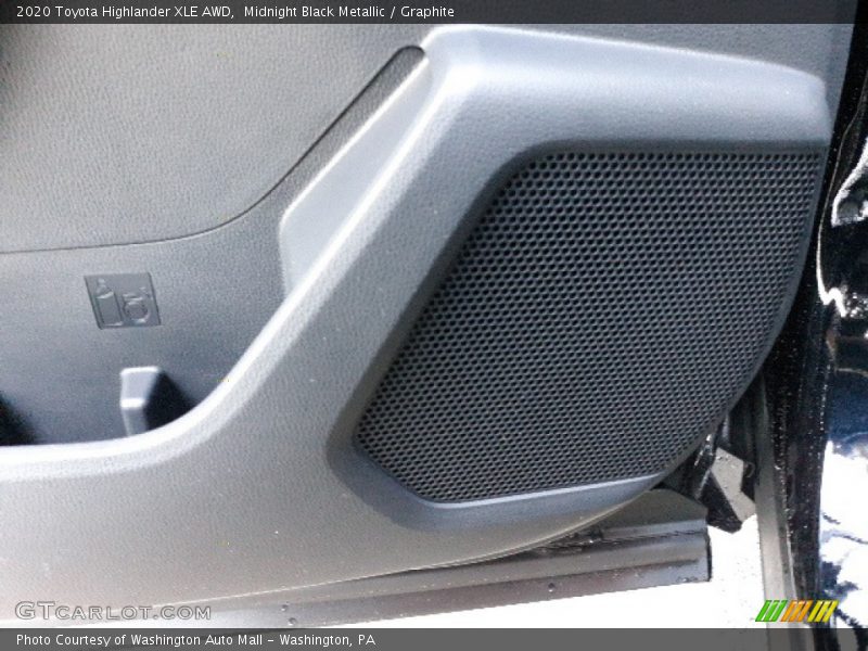 Midnight Black Metallic / Graphite 2020 Toyota Highlander XLE AWD