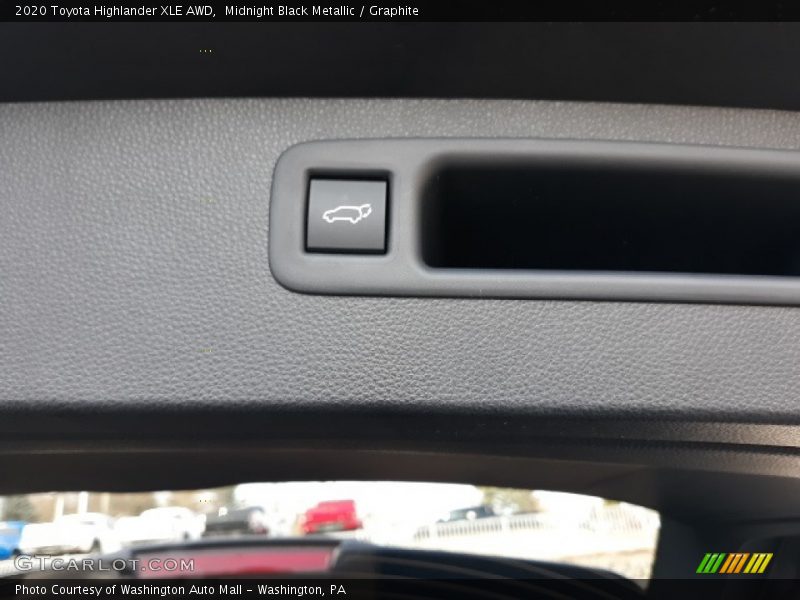 Midnight Black Metallic / Graphite 2020 Toyota Highlander XLE AWD