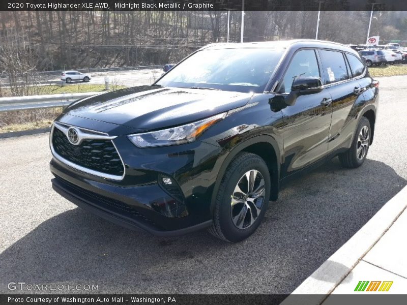 Midnight Black Metallic / Graphite 2020 Toyota Highlander XLE AWD