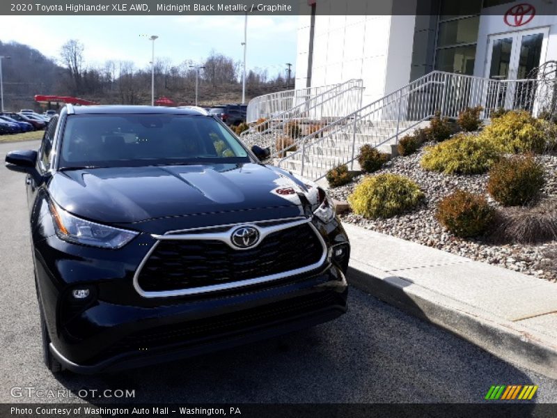 Midnight Black Metallic / Graphite 2020 Toyota Highlander XLE AWD