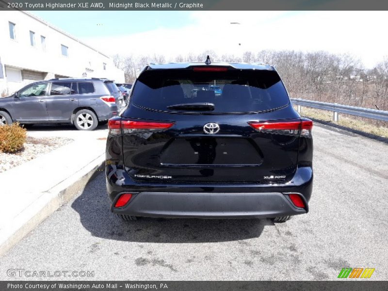 Midnight Black Metallic / Graphite 2020 Toyota Highlander XLE AWD