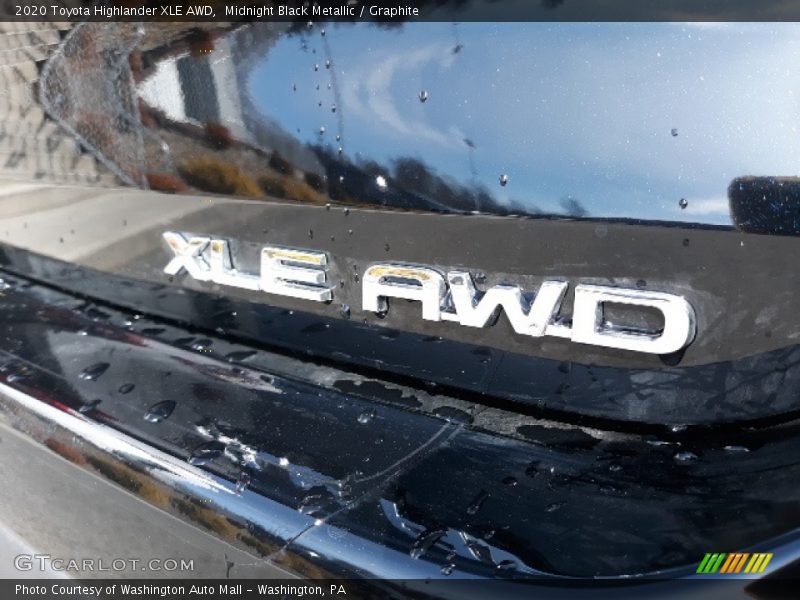 Midnight Black Metallic / Graphite 2020 Toyota Highlander XLE AWD