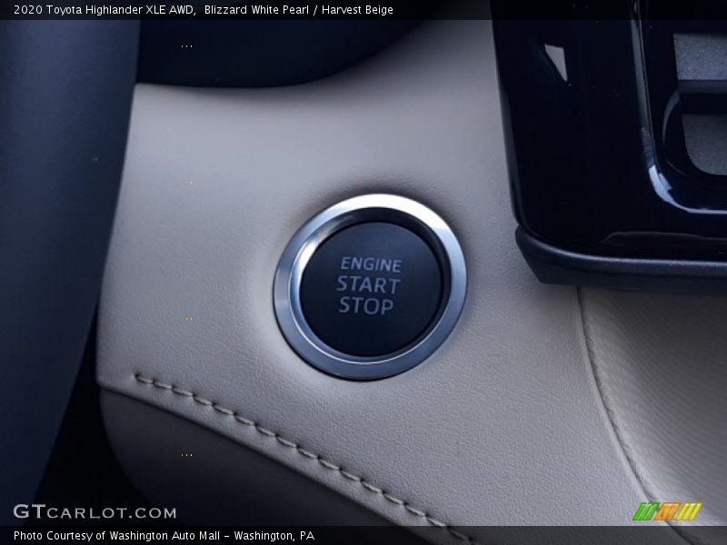 Blizzard White Pearl / Harvest Beige 2020 Toyota Highlander XLE AWD