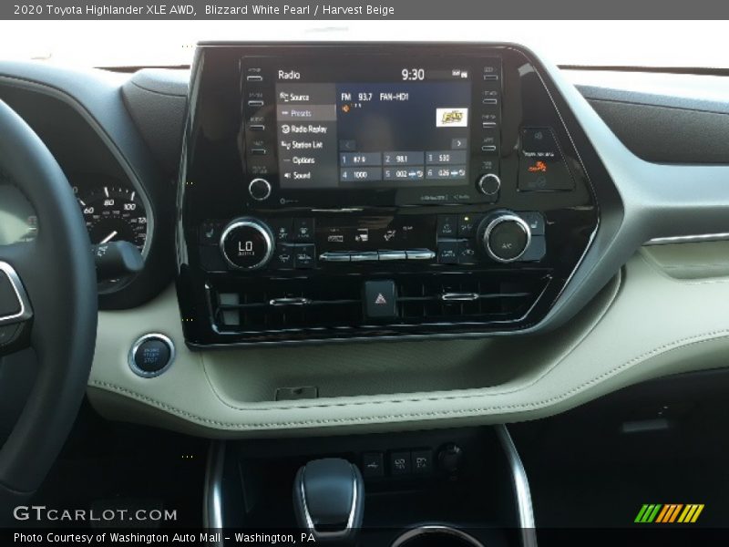 Blizzard White Pearl / Harvest Beige 2020 Toyota Highlander XLE AWD