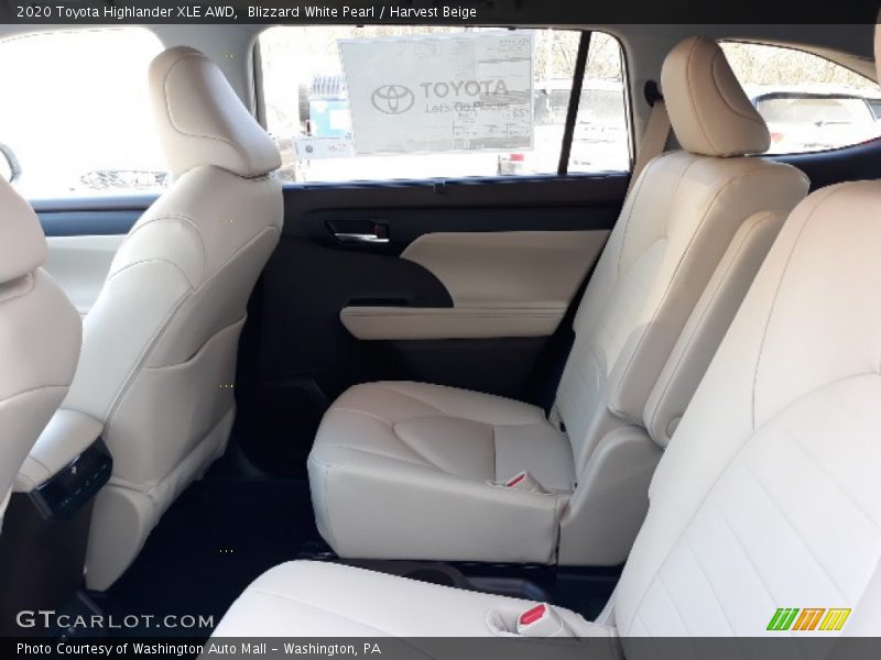 Blizzard White Pearl / Harvest Beige 2020 Toyota Highlander XLE AWD