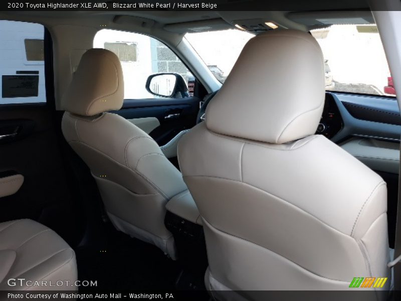 Blizzard White Pearl / Harvest Beige 2020 Toyota Highlander XLE AWD