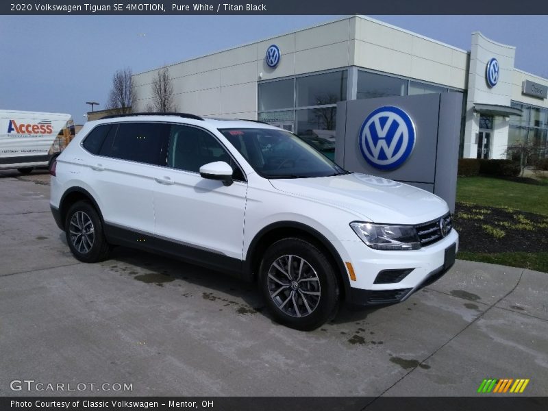 Front 3/4 View of 2020 Tiguan SE 4MOTION