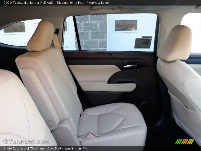 Blizzard White Pearl / Harvest Beige 2020 Toyota Highlander XLE AWD