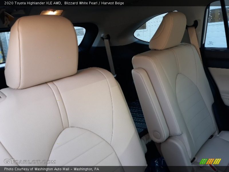 Blizzard White Pearl / Harvest Beige 2020 Toyota Highlander XLE AWD