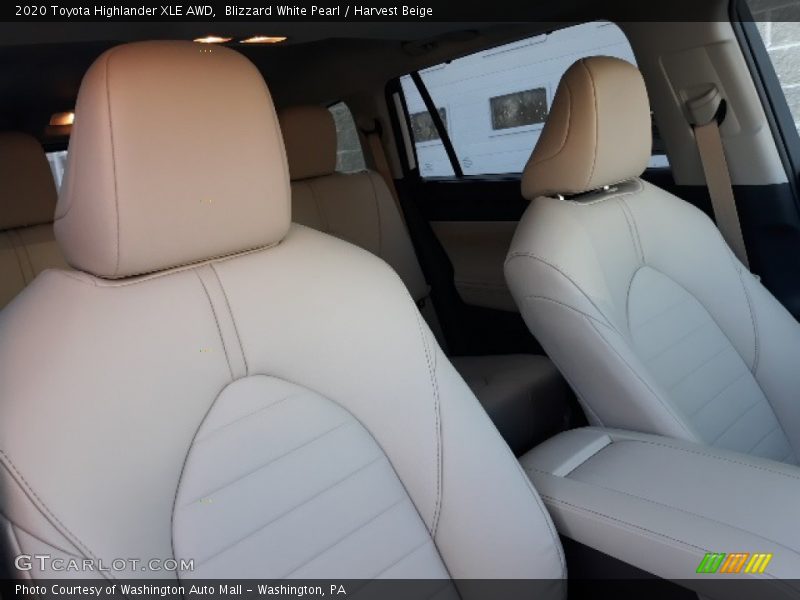 Blizzard White Pearl / Harvest Beige 2020 Toyota Highlander XLE AWD