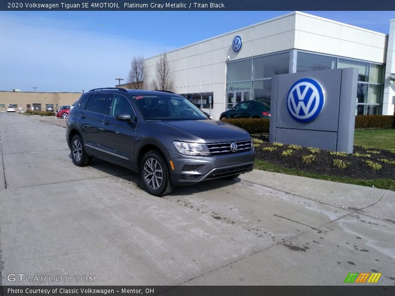 Platinum Gray Metallic / Titan Black 2020 Volkswagen Tiguan SE 4MOTION