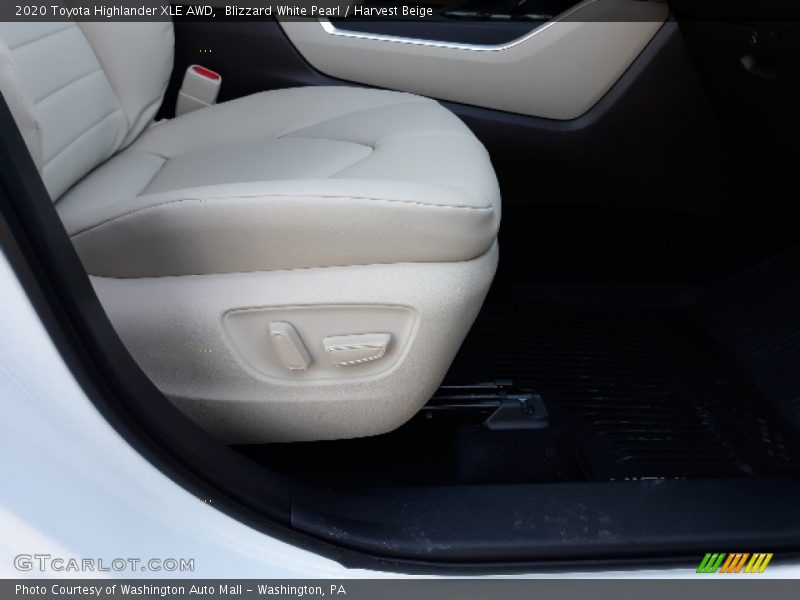 Blizzard White Pearl / Harvest Beige 2020 Toyota Highlander XLE AWD