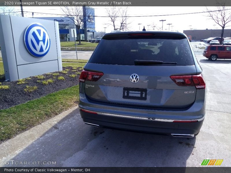 Platinum Gray Metallic / Titan Black 2020 Volkswagen Tiguan SE 4MOTION