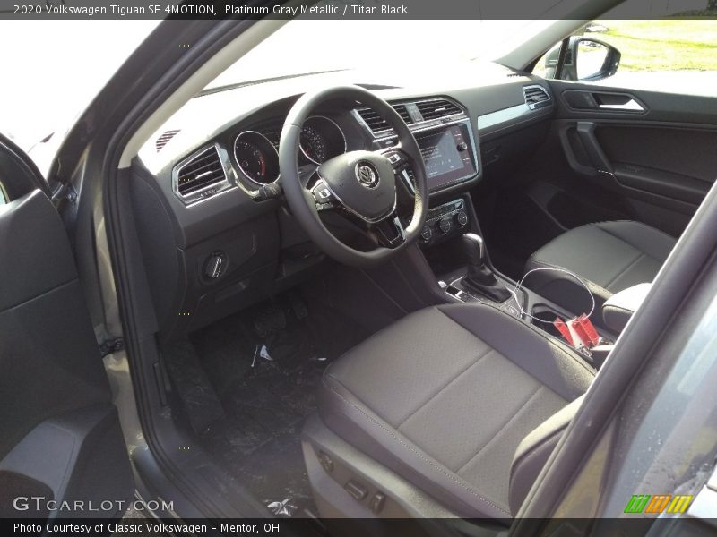 Platinum Gray Metallic / Titan Black 2020 Volkswagen Tiguan SE 4MOTION